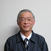 飯島事務次長の写真